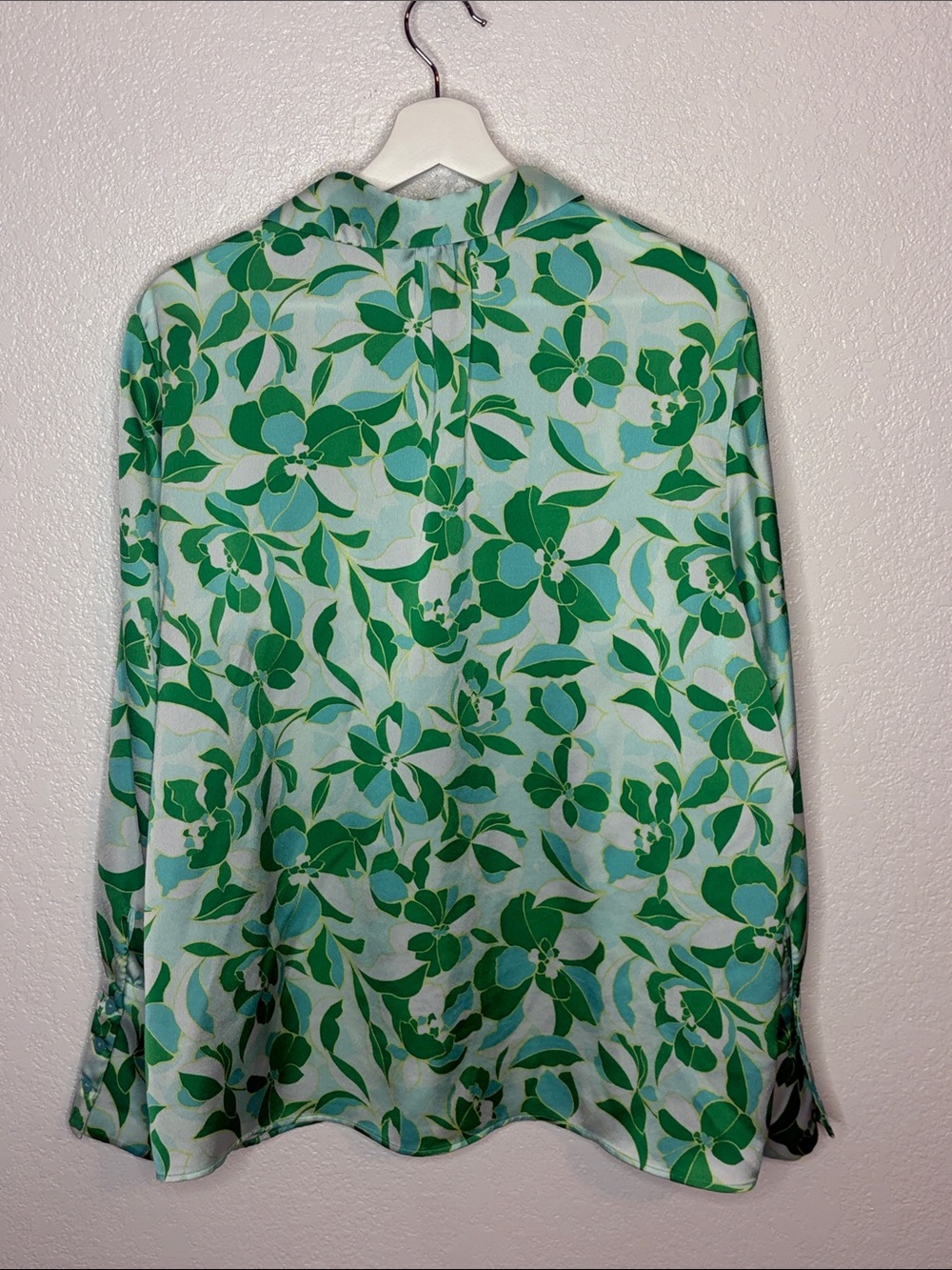 Halogen Green & Blue Satin Floral Button Down Blouse Size XL Career Wear - Picture 3 of 7